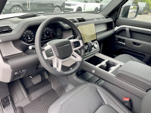New 2026 Land Rover Defender 110 X-Dynamic SE AWD/4WD image 13