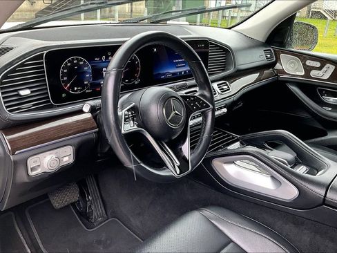 Used 2024 Mercedes-Benz GLS 450 4MATIC image 18