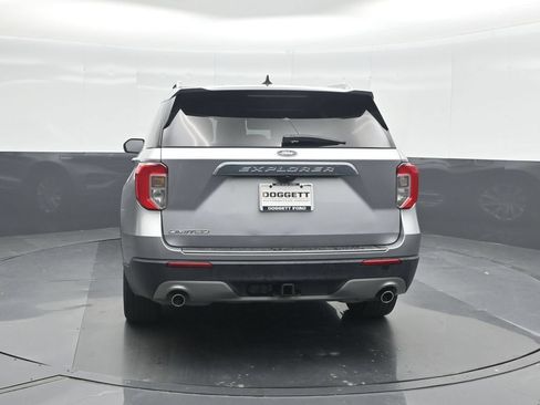 Used 2021 Ford Explorer Limited w/ Equipment Group 301A RWD image 17