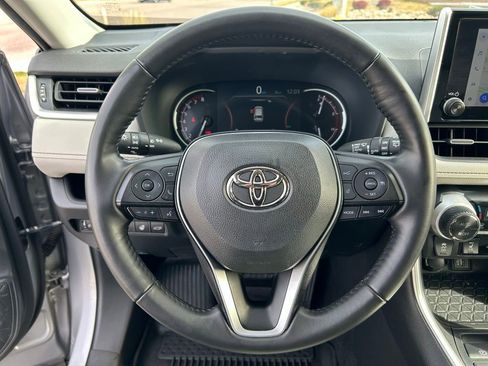 Used 2023 Toyota RAV4 XLE Premium image 13