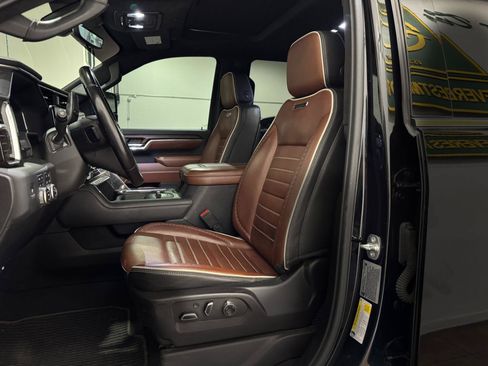 Used 2024 GMC Sierra 3500 Denali Ultimate AWD/4WD image 5