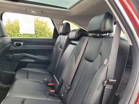 Certified 2025 Kia Sorento S w/ Panoramic Sunroof Package FWD image 16
