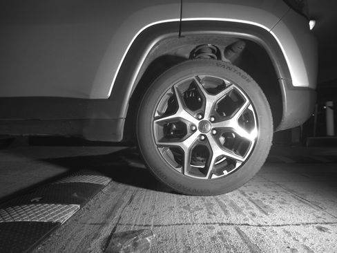 Used 2025 Jeep Compass Limited image 14