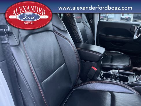 Used 2018 Jeep Wrangler Unlimited Rubicon w/ Cold Weather Group image 17