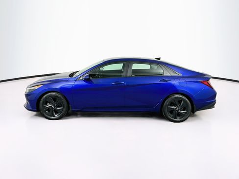 Used 2022 Hyundai Elantra SEL w/ Convenience Package FWD image 4