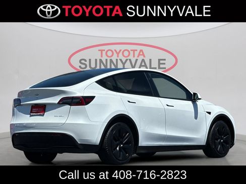 Used 2025 Tesla Model Y Long Range AWD/4WD image 3