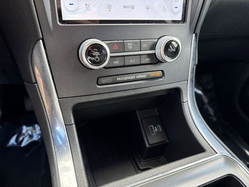 Used 2022 Ford Edge Titanium image 53