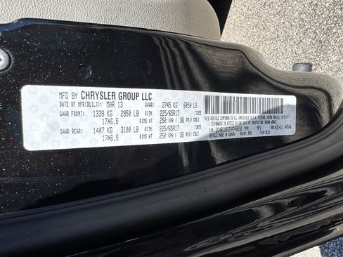 Used 2013 Chrysler Town & Country Touring FWD image 31