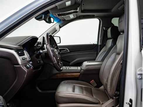 Used 2019 GMC Yukon Denali w/ Denali Ultimate Package image 25