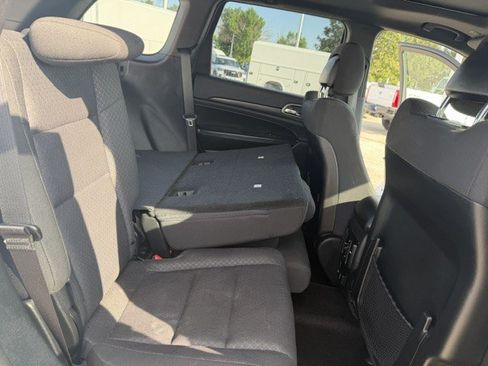 Used 2019 Jeep Grand Cherokee Laredo AWD/4WD image 36