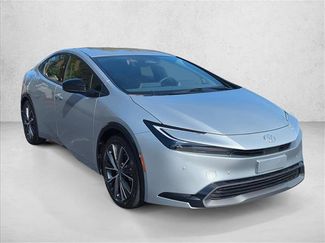 Used 2025 Toyota Prius XLE video 3