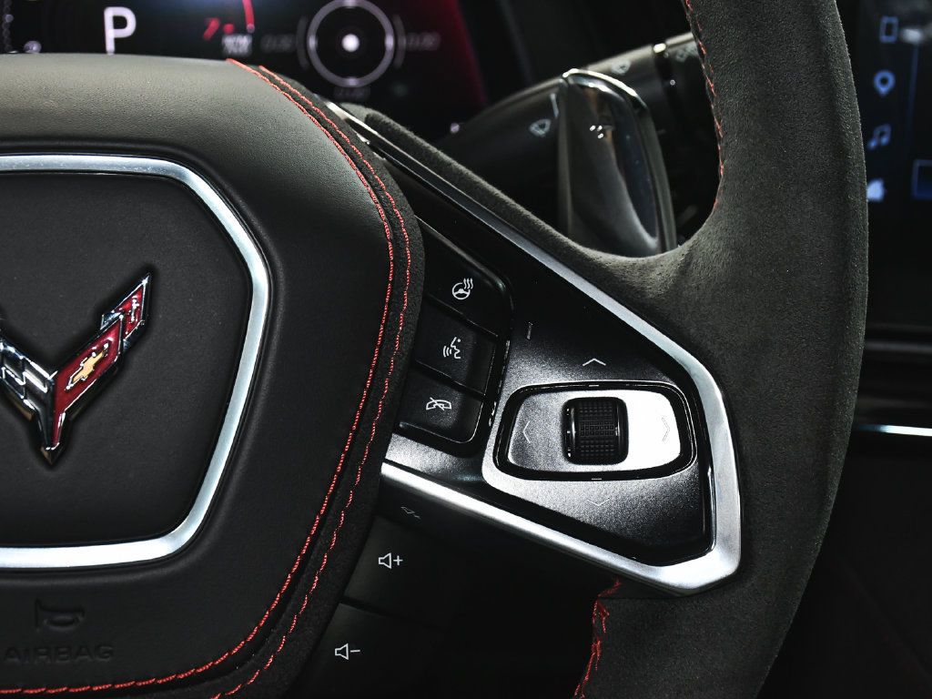 Used 2024 Chevrolet Corvette Stingray Premium Conv w/ Z51 Performance Package RWD image 37