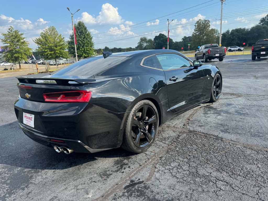 Used 2016 Chevrolet Camaro SS RWD image 4