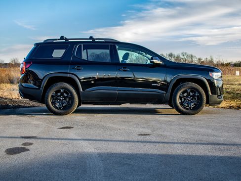 Used 2020 GMC Acadia AT4 image 2