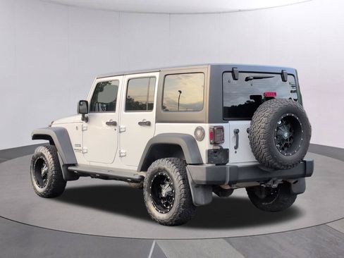 Used 2017 Jeep Wrangler Unlimited Sport w/ Connectivity Group AWD/4WD image 3