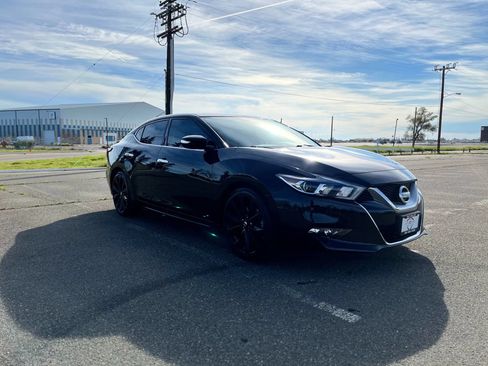 Used 2017 Nissan Maxima SR w/ Midnight Edition FWD image 3