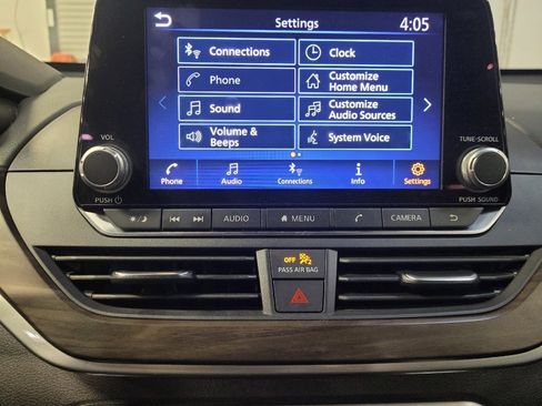 Used 2024 Nissan Altima 2.5 SV image 25