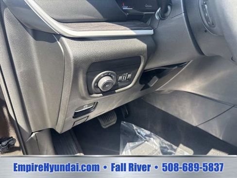 Used 2023 Jeep Grand Cherokee L Limited w/ Trailer Tow Group (B) AWD/4WD image 23