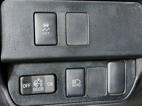 Used 2023 Toyota Tacoma SR5 AWD/4WD image 13