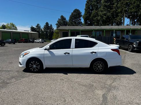Used 2019 Nissan Versa S Plus FWD image 6