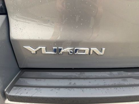 Used 2019 GMC Yukon SLT w/ Premium Edition AWD/4WD image 28
