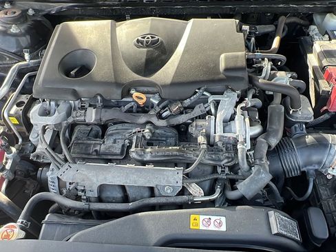 Used 2019 Toyota Camry SE image 33