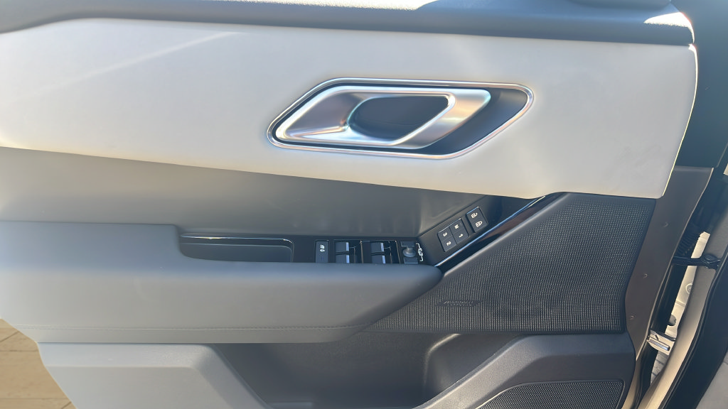 New 2026 Land Rover Range Rover Velar S AWD/4WD image 23
