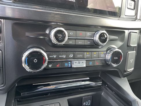 New 2026 Ford F250 Lariat w/ Black Appearance Package AWD/4WD image 24