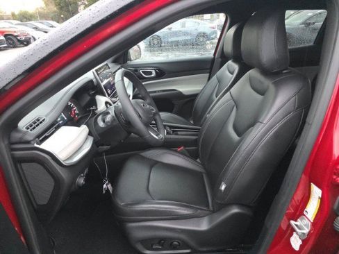 Used 2025 Jeep Compass Limited image 6