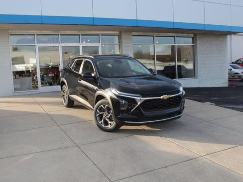 New 2026 Chevrolet Trax LT w/ LT Convenience Package image 2