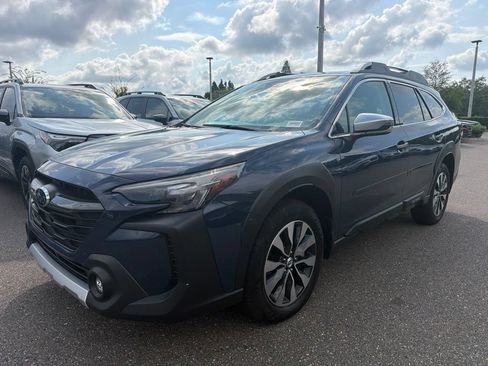 Used 2025 Subaru Outback Touring XT AWD/4WD image 1