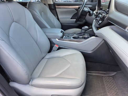 Used 2023 Toyota Highlander Limited AWD/4WD image 26