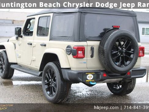 Used 2022 Jeep Wrangler Unlimited Sahara image 3