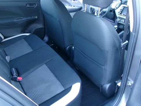 Used 2021 Nissan Versa SV FWD image 13