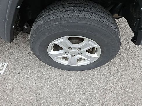 Used 2023 Jeep Wrangler Sport S image 12