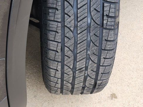 Used 2022 Volkswagen Atlas Cross Sport SE image 18