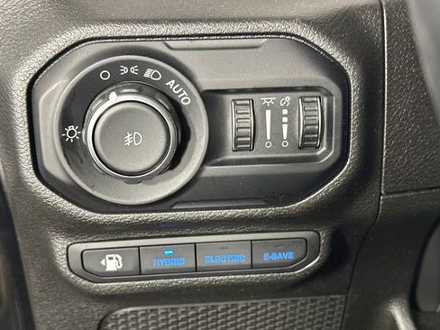 Used 2022 Jeep Wrangler Unlimited Sahara image 19