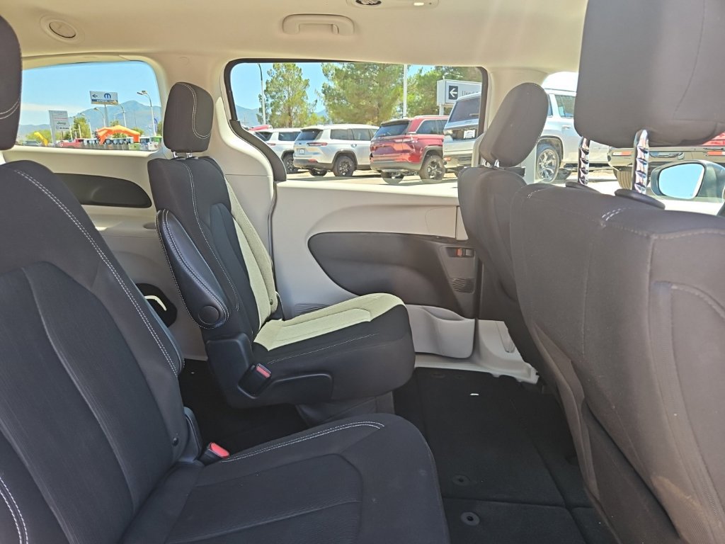Used 2024 Chrysler Voyager LX FWD image 27