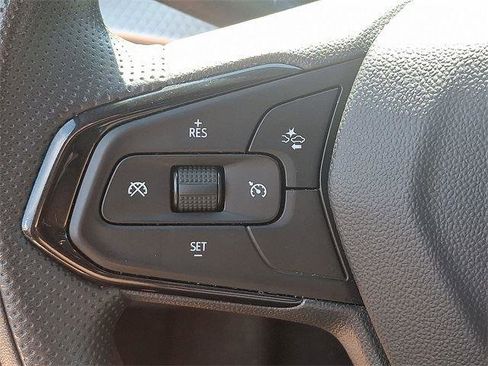 Used 2025 Chevrolet Trax LS image 21