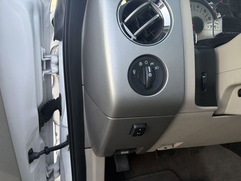 Used 2014 Ford Expedition Limited w/ Equipment Group 301A image 11