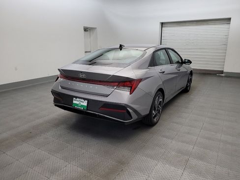 Used 2025 Hyundai Elantra SEL FWD image 9