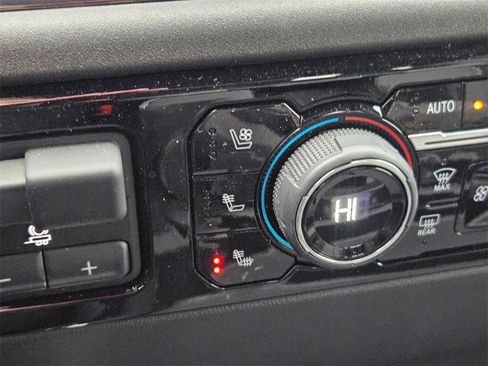 Used 2024 Chevrolet Silverado 2500 ZR2 image 30