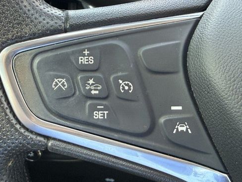 Used 2023 Chevrolet Equinox LS FWD image 24