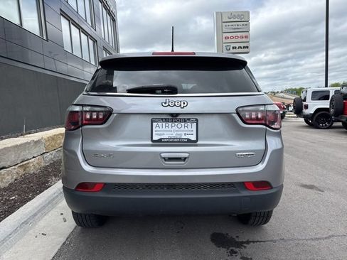 Used 2020 Jeep Compass Latitude AWD/4WD image 4
