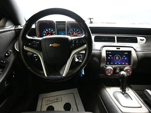 Used 2015 Chevrolet Camaro LT w/ 1LT Preferred Package RWD image 13