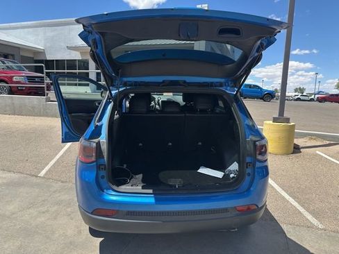 Used 2021 Jeep Compass Latitude FWD image 4
