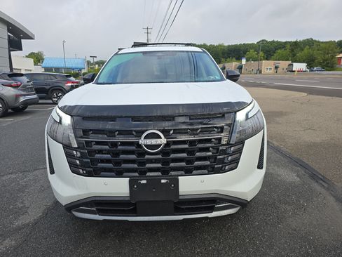 Used 2026 Nissan Pathfinder Platinum AWD/4WD image 12