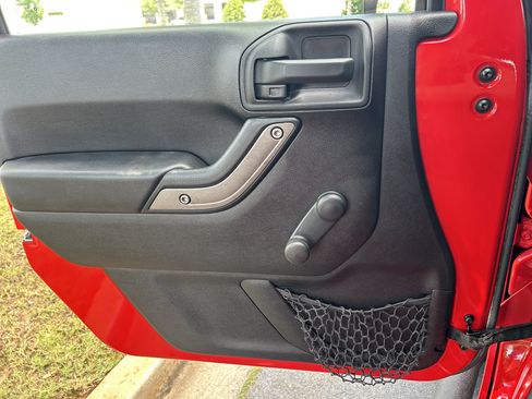 Used 2015 Jeep Wrangler Unlimited Sport AWD/4WD image 22