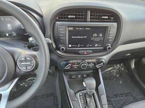 Certified 2025 Kia Soul LX w/ LX Technology Package FWD image 21