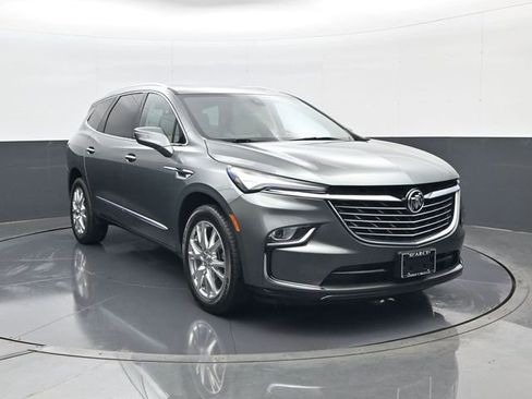 Used 2023 Buick Enclave Essence w/ Experience Buick Package AWD/4WD image 3